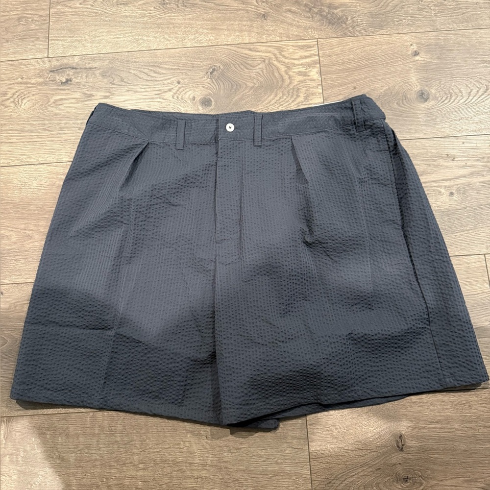 Nike Men's Seersucker Grey Pleated Mid Thigh Golf Performance Shorts Size 36